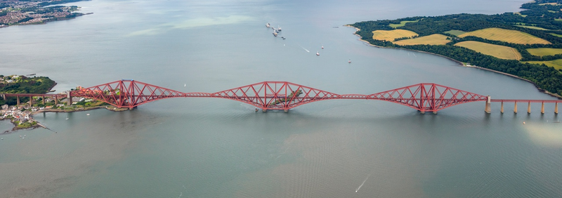 Vista aérea del puente Forth Bridge. Imagen: Andrew Shiva / Wikipedia